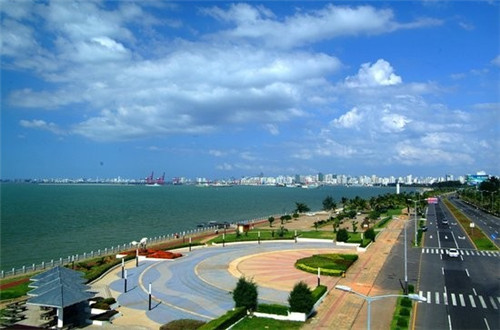 投资烤鱼有没有前景，023烤鱼串吧加盟店热线是多少