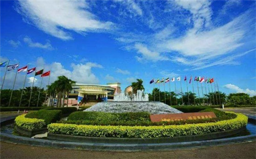 县城可以加盟解鸭俱乐部吗，加盟鸭脖哪家值得信赖